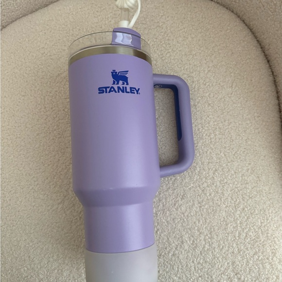 Stanley 40oz - Picture 2 of 8